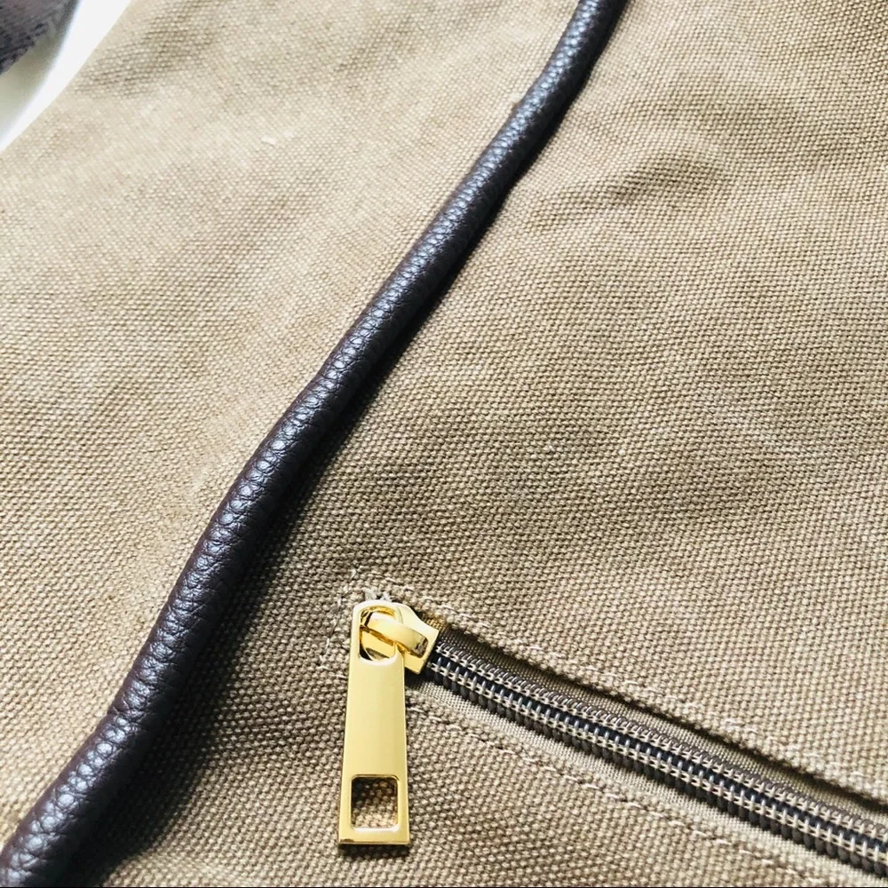 Multifunction/Convertible Canvas Bag or Backpack - Picture 9 of 11